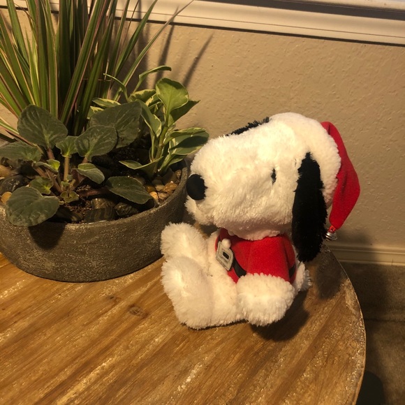 Hallmark Santa Snoopy plush - Picture 2 of 3